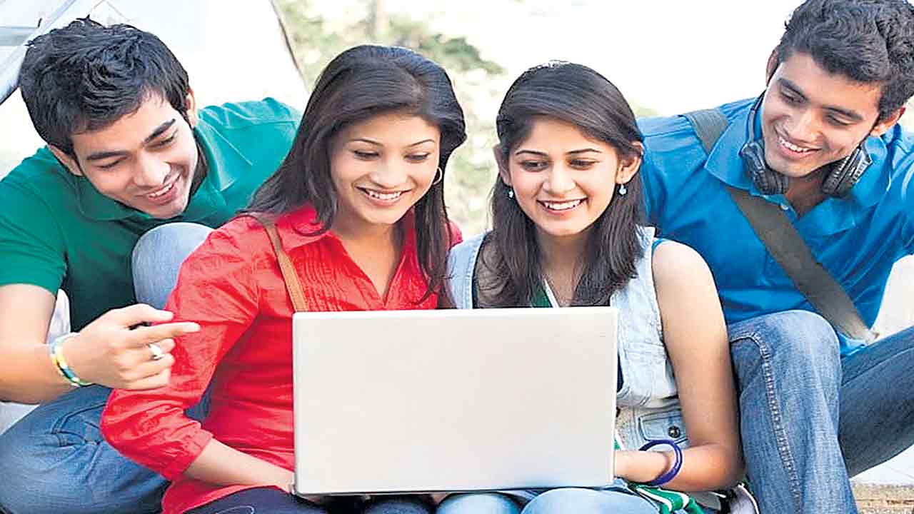 ప్రభుత్వ పాలిటెక్నిక్‌ కాలేజీలకే జై!