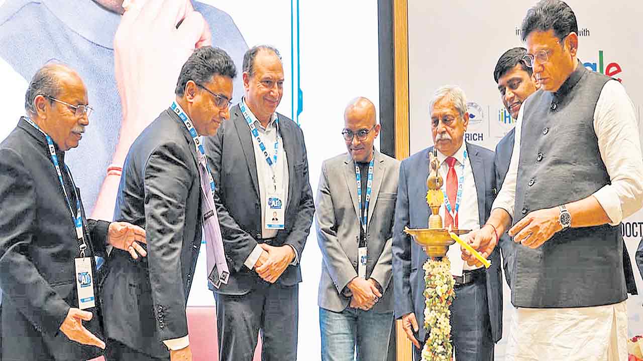 ‘హెల్త్‌ కేర్‌ ఇన్నోవేషన్‌ హబ్‌’గా హైదరాబాద్‌