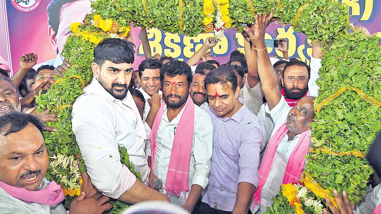కేసీఆర్‌ రైతుబంధు రేవంత్ రాబందు