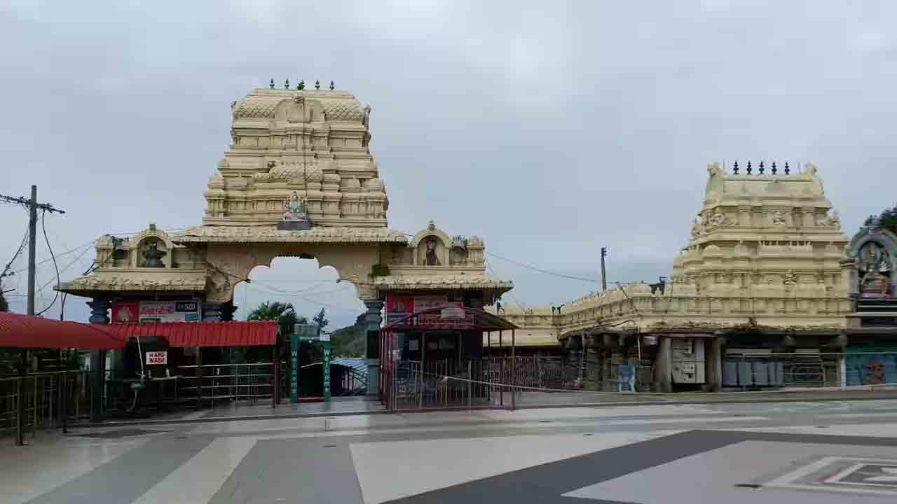17న భద్రకాళీ ఆలయ ధ్వజస్తంభ ప్రతిష్ఠాపన