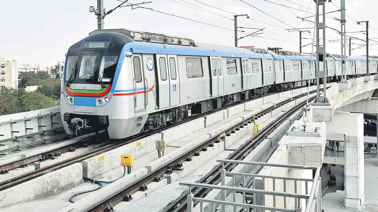 సంకటంలో మెట్రో రైల్‌!