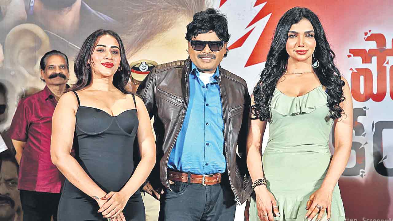 పోలీస్‌ కైంప్లెంట్‌ హంగామా