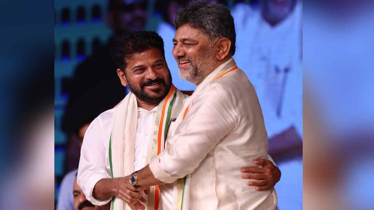డీకే ప్రమాణ స్వీకారానికి రేవంత్‌రెడ్డి హాజరు