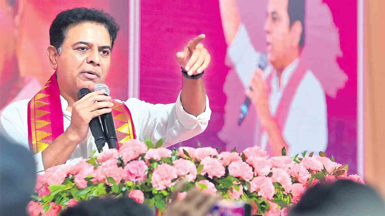 యూరియా యాప్‌ను బంగాళాఖాతంలో పడేస్తం
