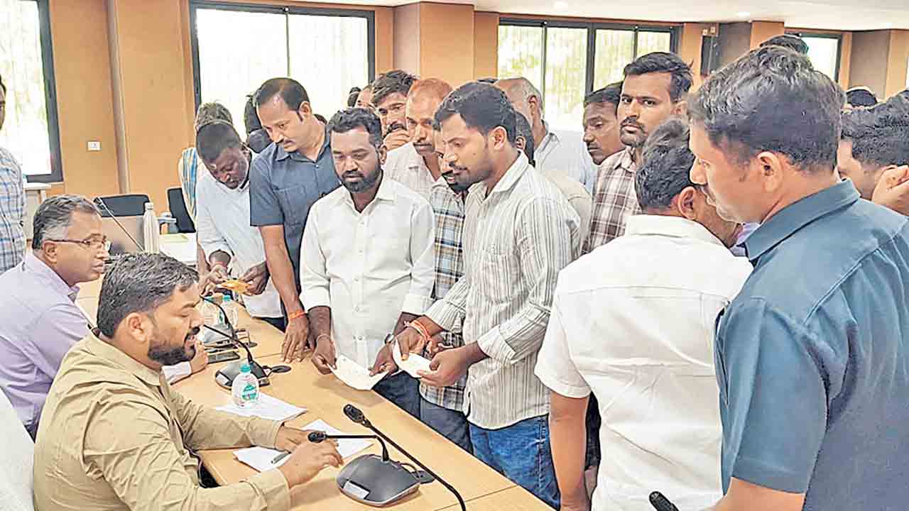 ధాన్యం కొన్నా.. డబ్బులియ్యలే!