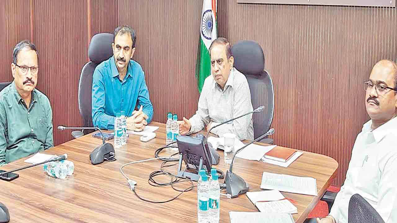 4 రోజుల్లో 1.73 కోట్ల ఫారాల పంపిణీ