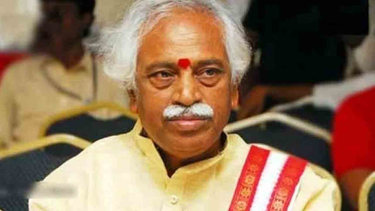 గిరిజనుల సమస్యలు పరిష్కరించండి : దత్తాత్రేయ