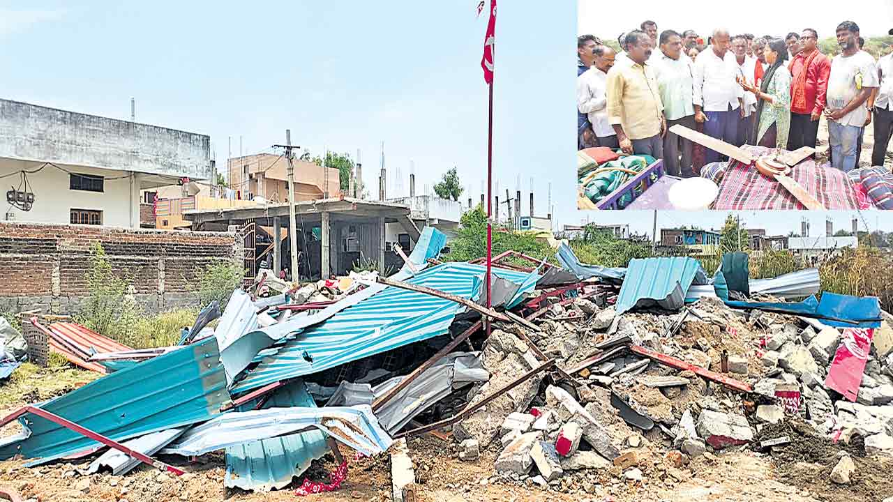 నిద్రిస్తున్న పేదలపైకి బుల్డోజర్‌