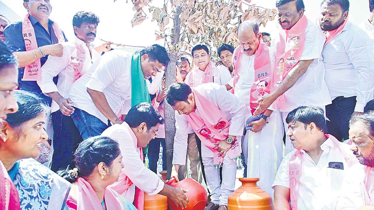 నగరంలో పచ్చదనం పై నిర్లక్ష్యం