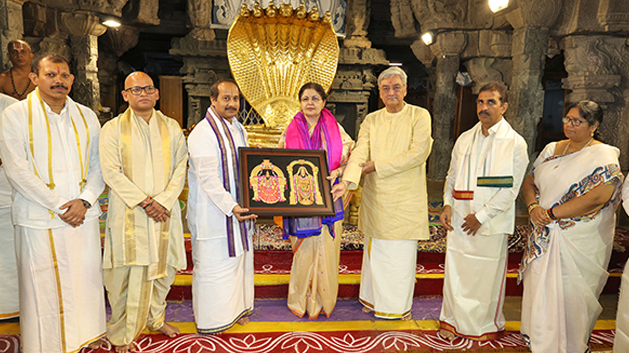 Justice Lisa Gill | తిరుమల శ్రీవారిని దర్శించుకున్న ఏపీ హైకోర్టు ప్రధాన న్యాయమూర్తి
