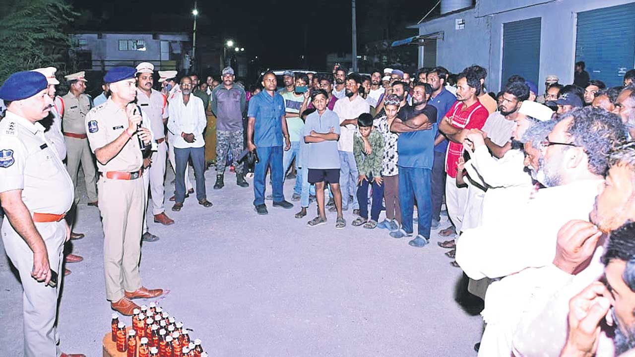 అసాంఘిక కార్యకలాపాలకు దూరంగా ఉండాలి