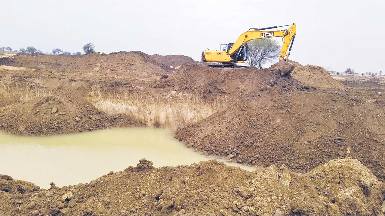 మొరం దందా