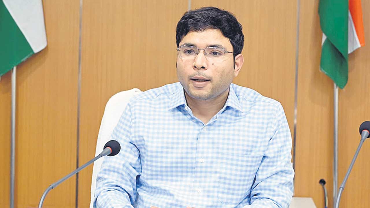 వడ్లు, మక్కల కొనుగోళ్లు పూర్తి
