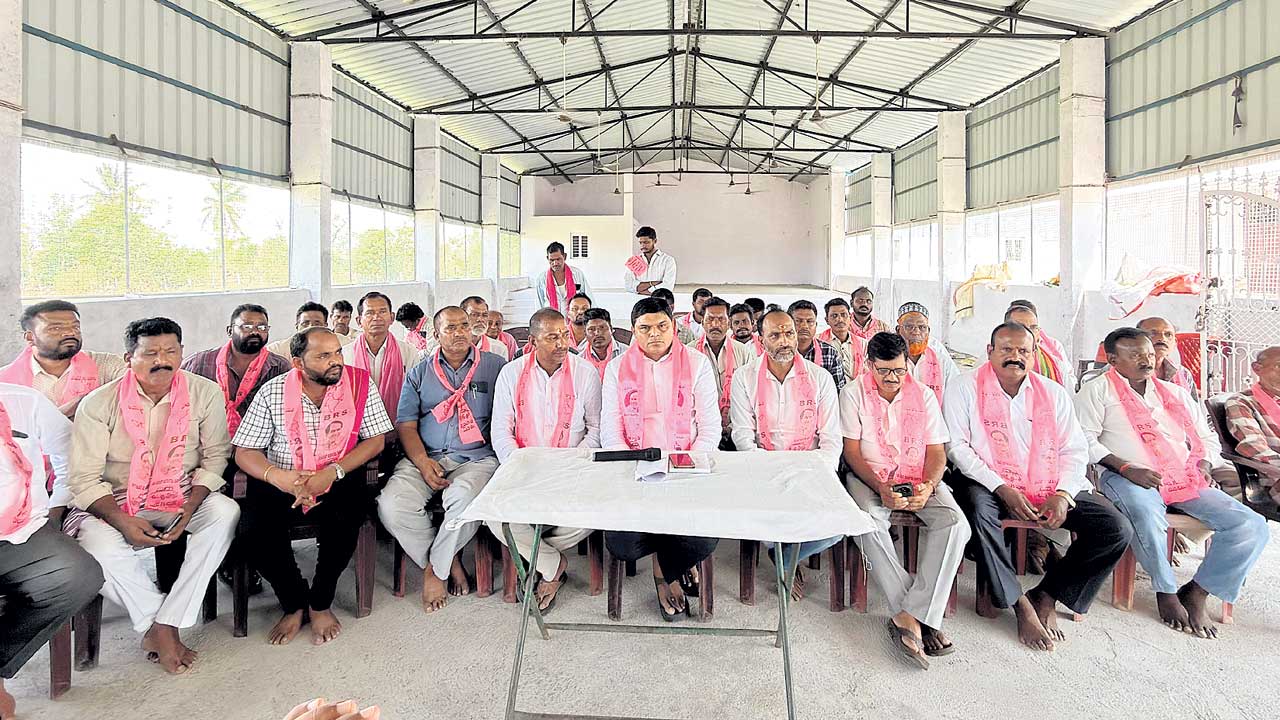 కాంగ్రెస్‌ రైతులను మోసం చేసింది