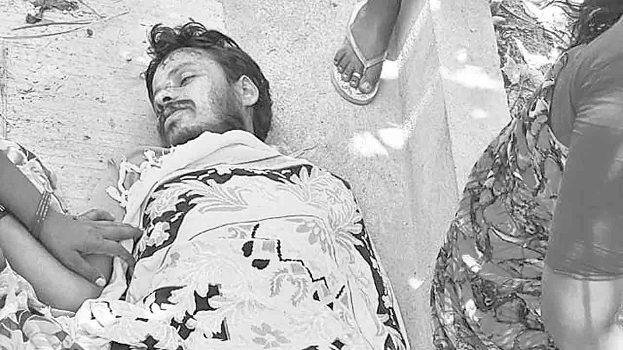 విద్యుత్‌శాఖ నిర్లక్ష్యానికి మరొకరు బలి.. అల్వాల్‌ ఎంఈఎస్‌ కాలనీలో ఘటన