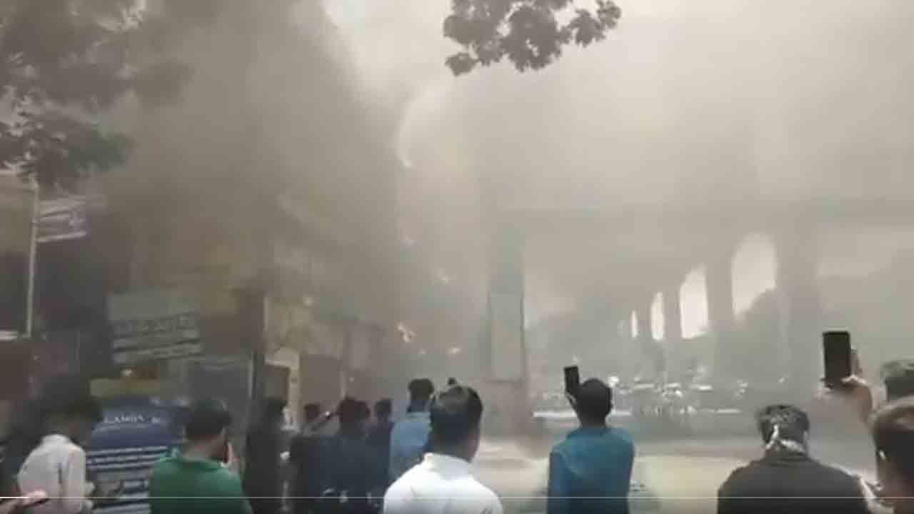 Ameerpet Fire Accident | ఎలాంటి ప్రాణనష్టం జరుగలేదు.. అగ్నిప్రమాదంతో రూ.2 కోట్ల ఆస్తినష్టం..!