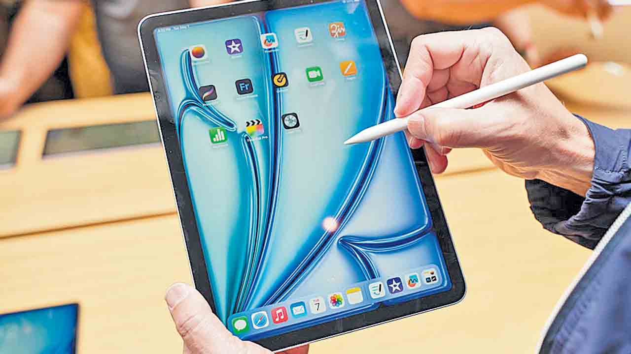 మ్యాక్‌బుక్‌, ఐపాడ్‌ ప్రియం.. 20-42 శాతం ధరల్ని పెంచిన యాపిల్‌
