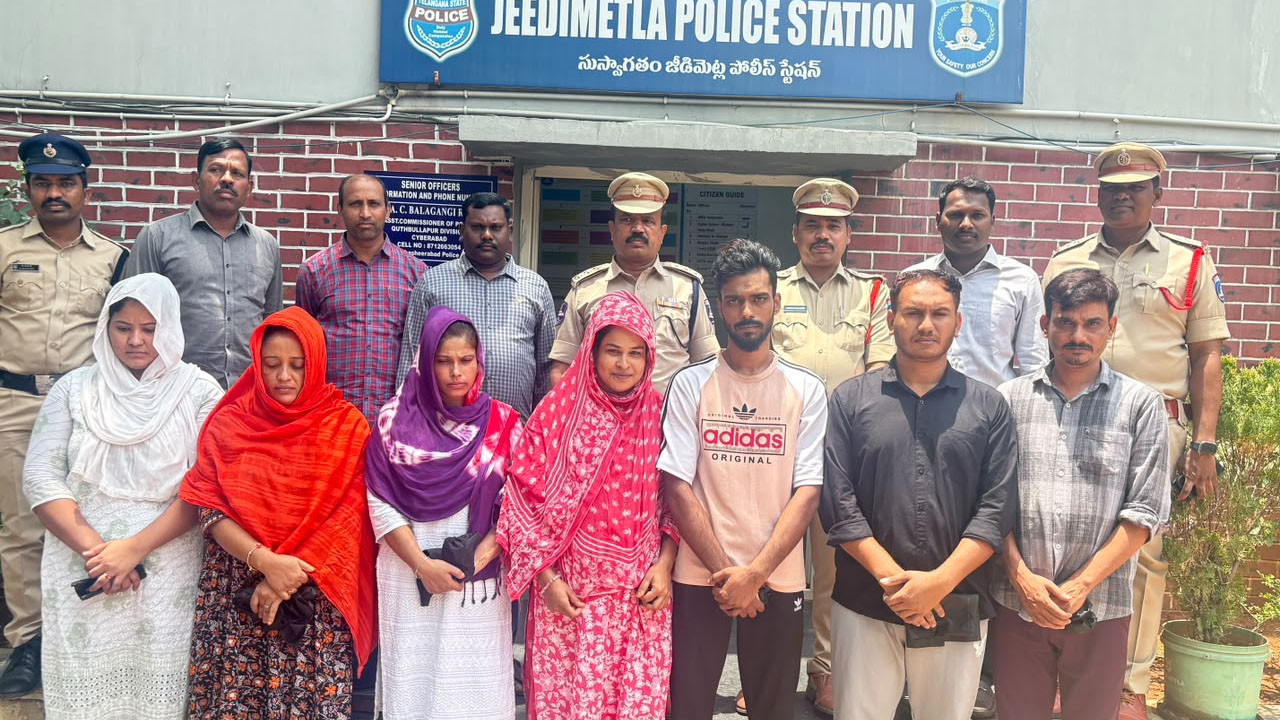 Bangladeshi Nationals | జీడిమెట్ల పోలీస్ స్టేషన్ పరిధిలో ఏడుగురు బంగ్లాదేశ్ జాతీయులు అరెస్ట్