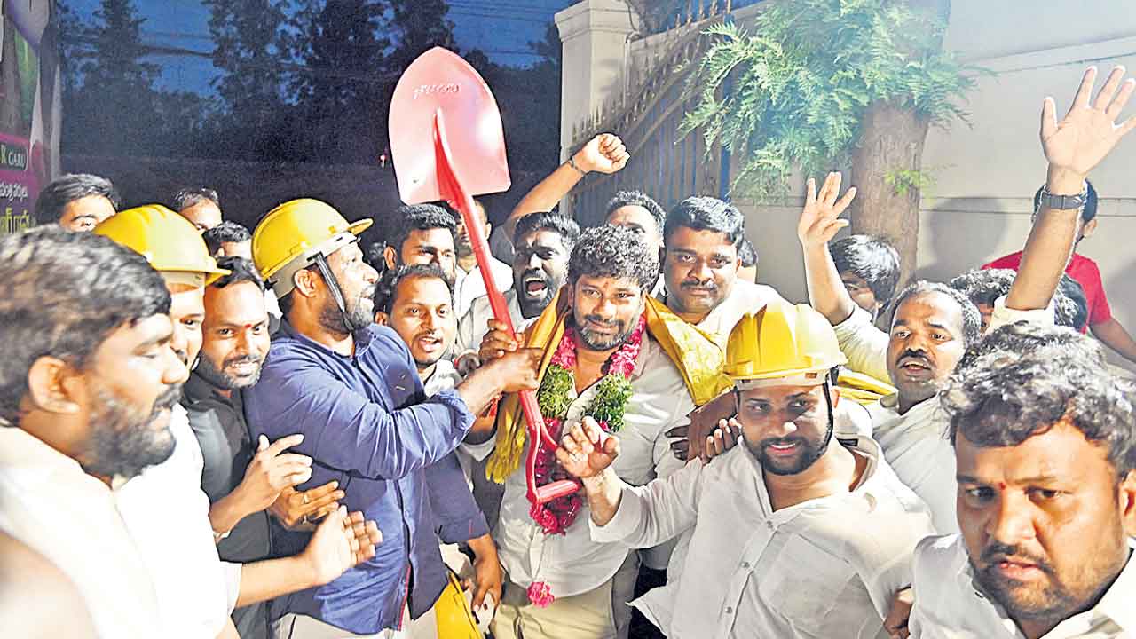 సింగరేణి ప్రైవేటీకరణకు రేవంత్‌ కుట్ర