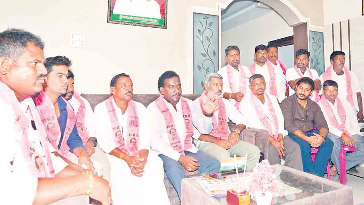 ముఖ్యమంత్రి పర్యటనతో నడిగడ్డకు ఒరిగిందేమీ లేదు