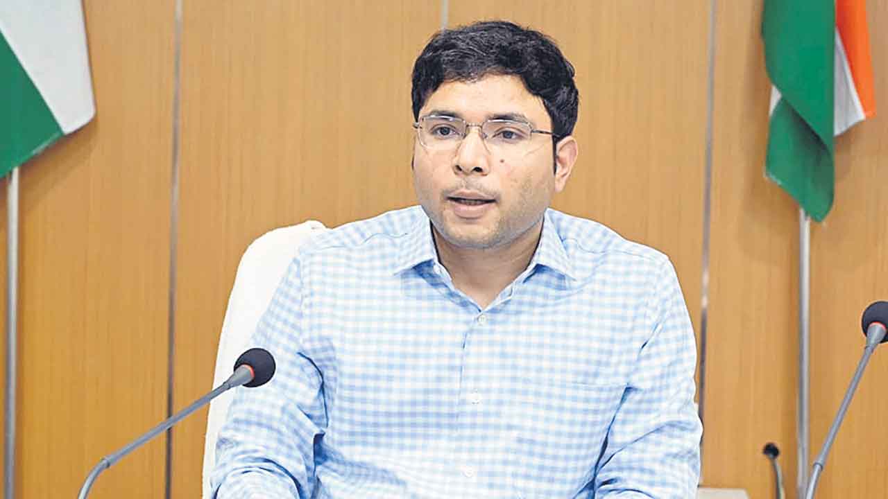 వడ్లు, మక్కల కొనుగోళ్లు పూర్తి