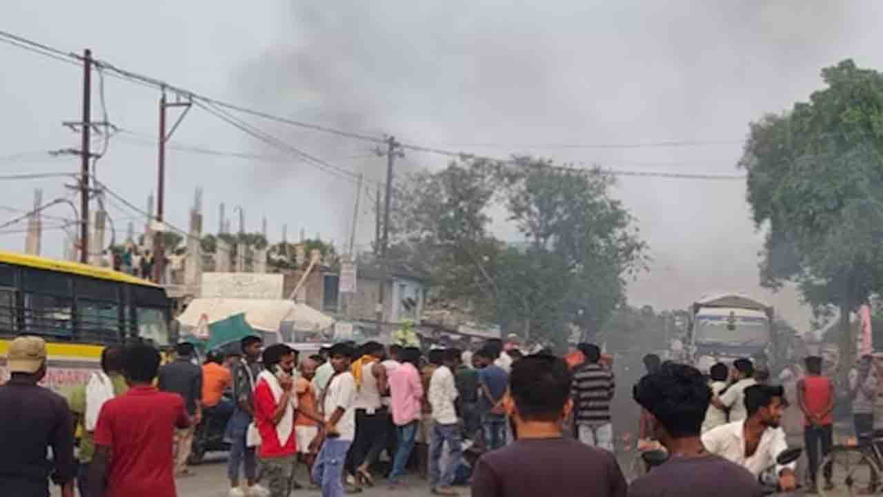 man beaten to death | భూమి అమ్మిన సొమ్ముతో తిరిగి వస్తున్న వ్యక్తి.. కొట్టి చంపిన దుండగులు, డబ్బు మాయం