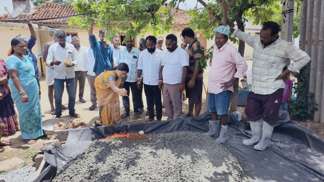 అందరి సహకారంతో గ్రామాన్ని అభివృద్ధి చేస్తా