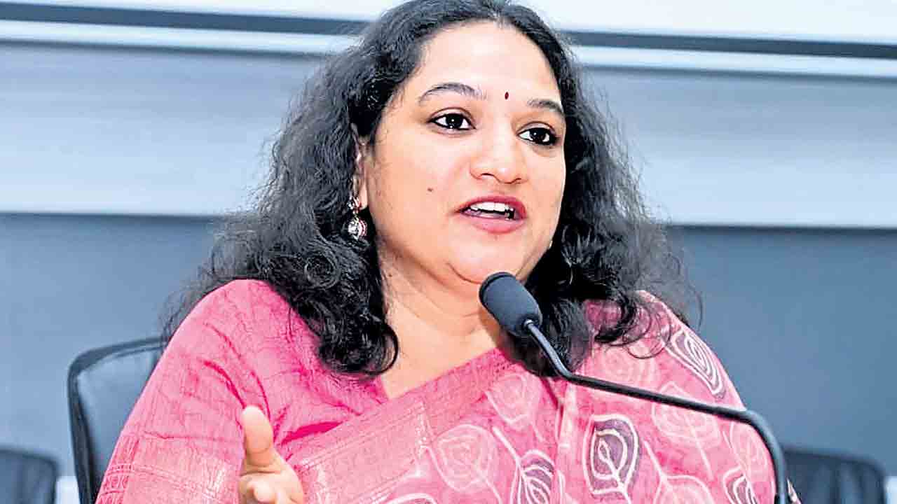 సమన్వయంతో పనిచేయాలి