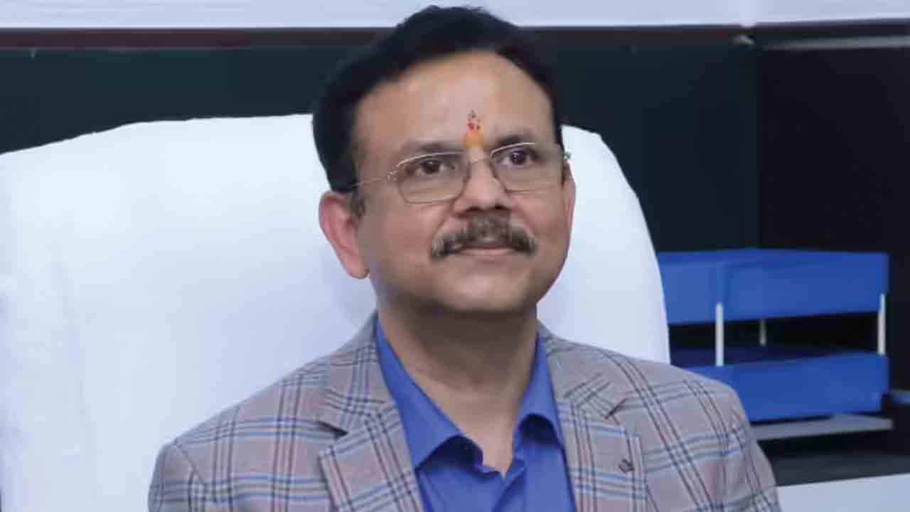 ఐఆర్‌సీటీసీ సీఎండీ సంజయ్‌ కుమార్‌ రాజీనామా