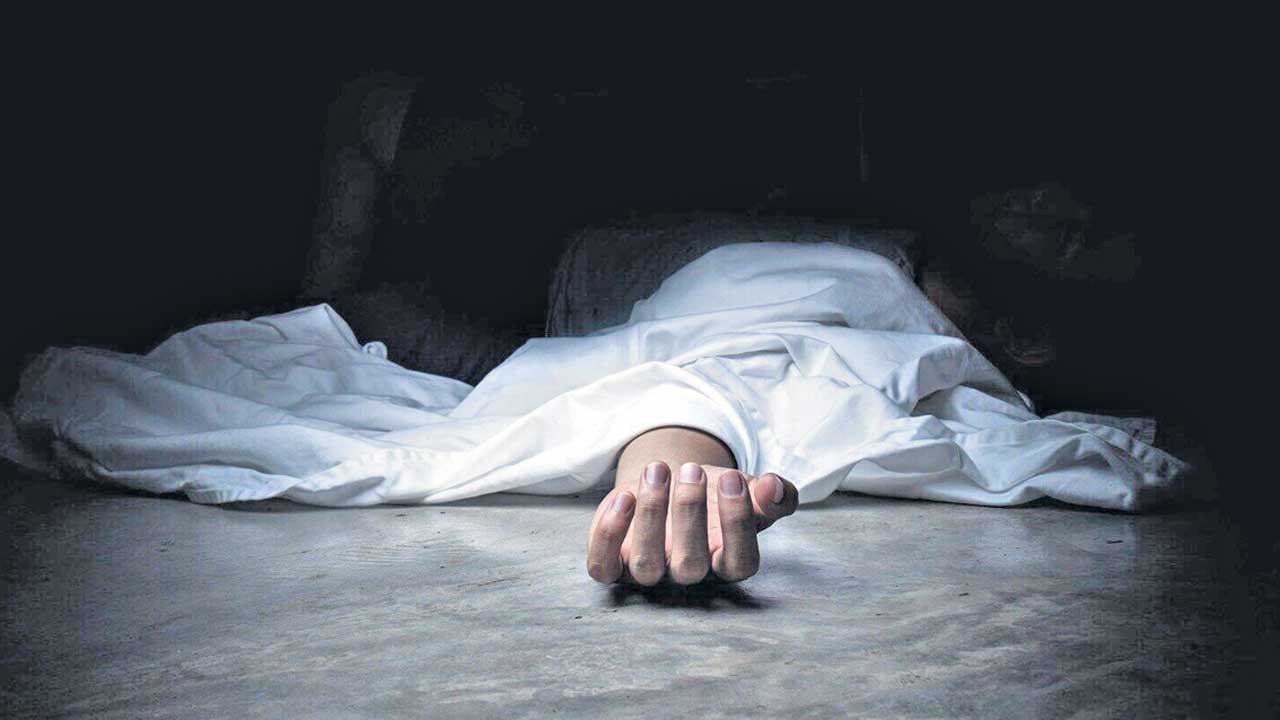 రక్తమోడుతున్న రహదారులు