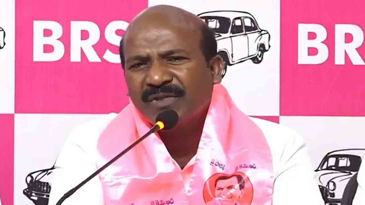 Chirumarthi Lingaiah | ప్రజలు నిన్ను తొక్కే సమయం దగ్గర పడ్డది.. జిల్లాకొస్తుంటే సిగ్గనిపిస్తలేదా..?: రేవంత్‌పై చిరుమర్తి లింగయ్య ఫైర్