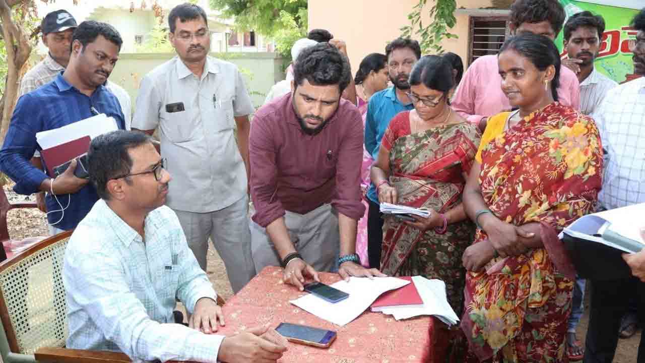 ఓటర్ల వివరాలు సమగ్రంగా ఉండాలి