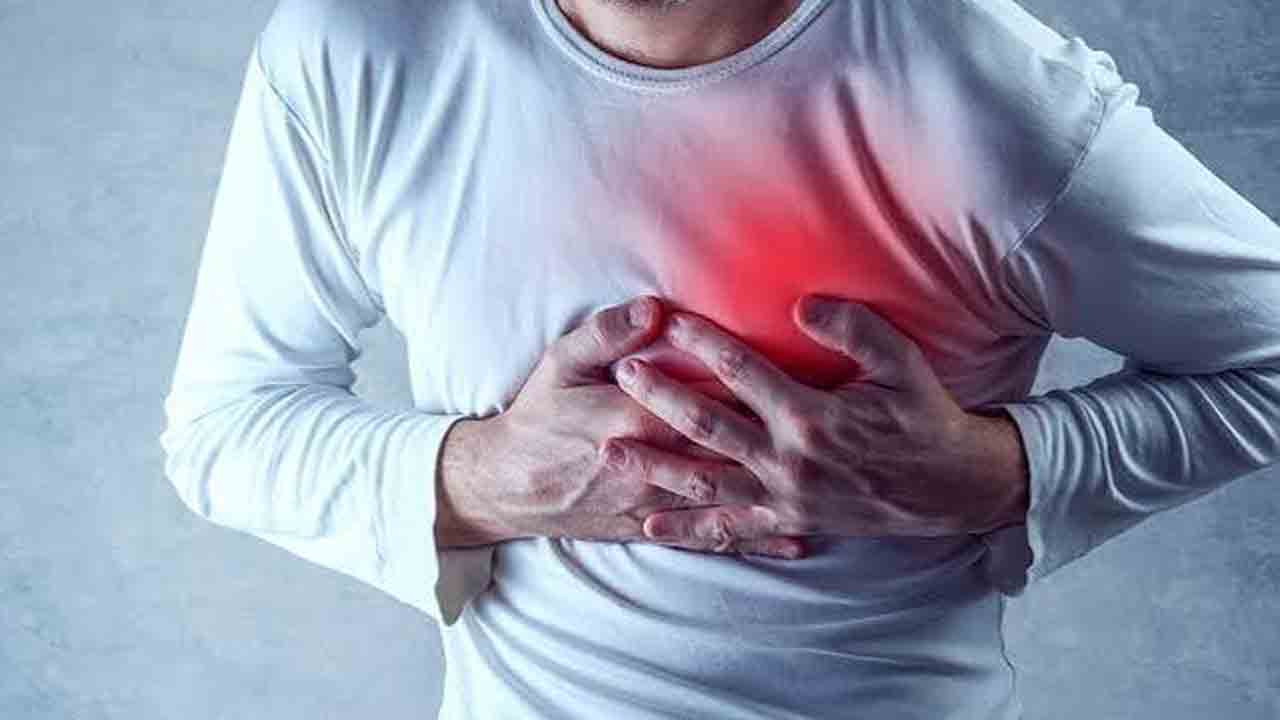 బిల్లులు రాక గుండెపోటుతో కాంట్రాక్టర్‌ మృతి