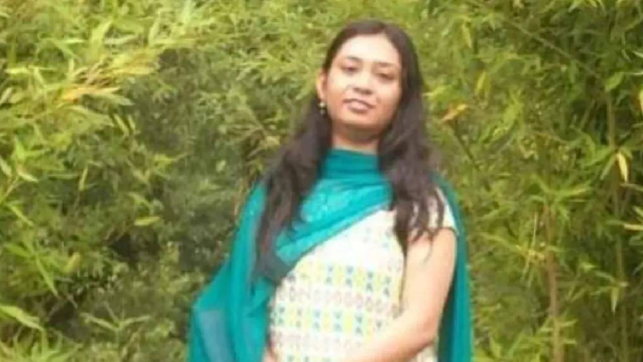 DU professor | ఢిల్లీ ప్రొఫెసర్ హత్య కేసులో వీడిన మిస్టరీ.. ఆస్తి వివాదమే కారణం.. దంపతుల అరెస్ట్