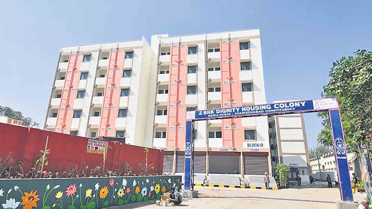 డబుల్‌ ఇండ్లకు నీటి కష్టాలు