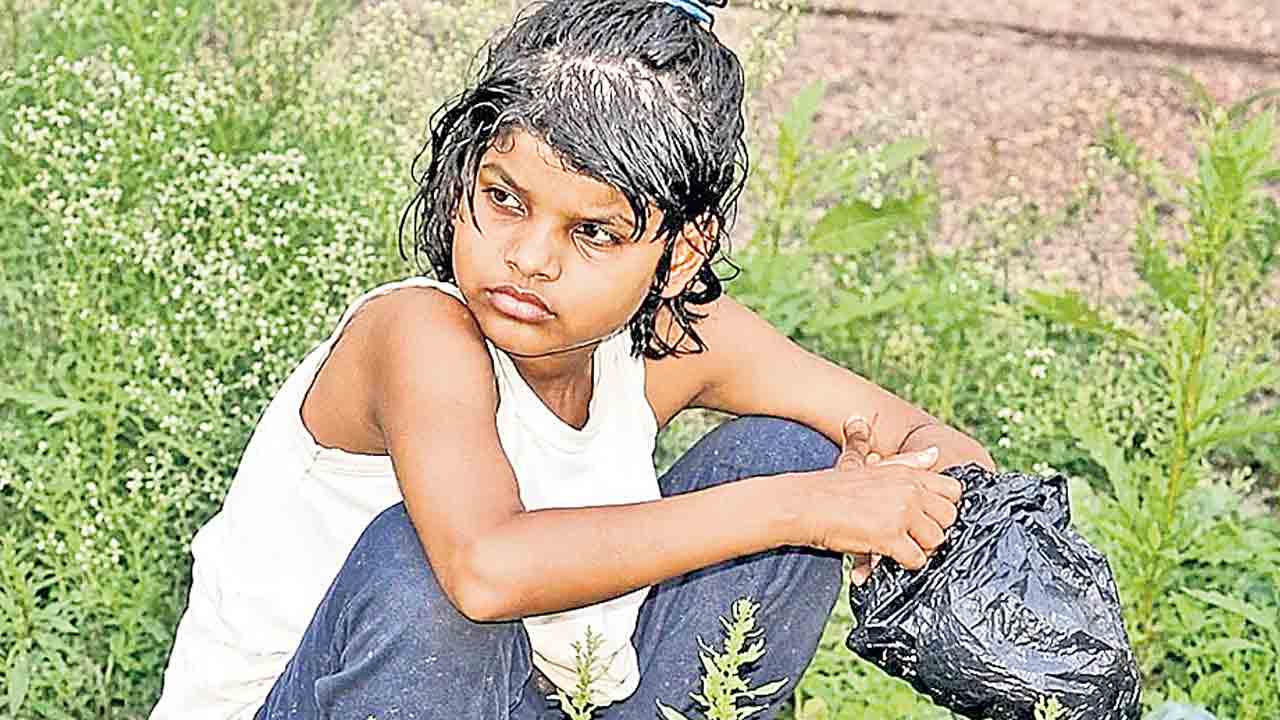 మౌగ్లీ గర్ల్‌ ఎహసాస్‌ మృతి.. అనారోగ్యంతో కన్నుమూత