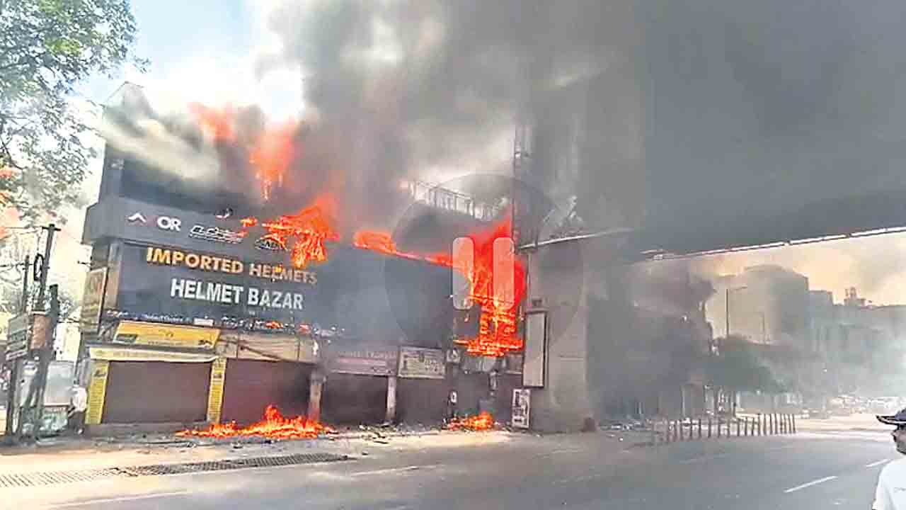 అమీర్‌పేట్‌లో అగ్ని ప్రమాదం