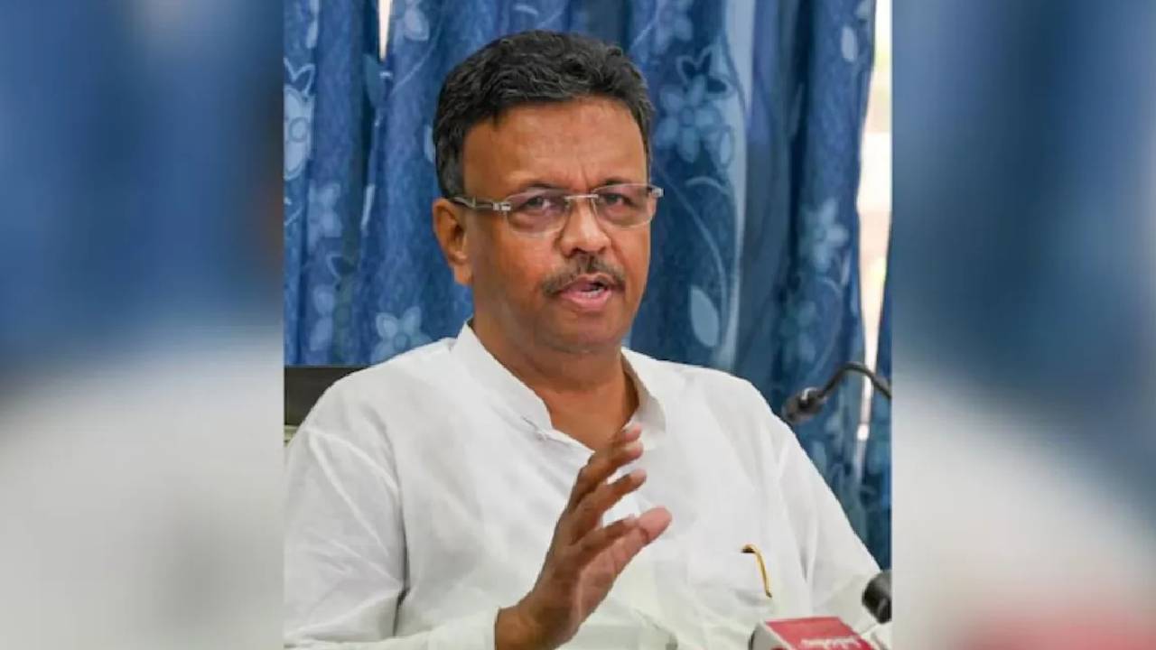 Firhad Hakim | టీఎంసీకి మరో ఝలక్.. కోల్‌కతా మేయర్ పదవికి ఫిర్హాద్ హకిం రాజీనామా.. మమత అంగీకారం