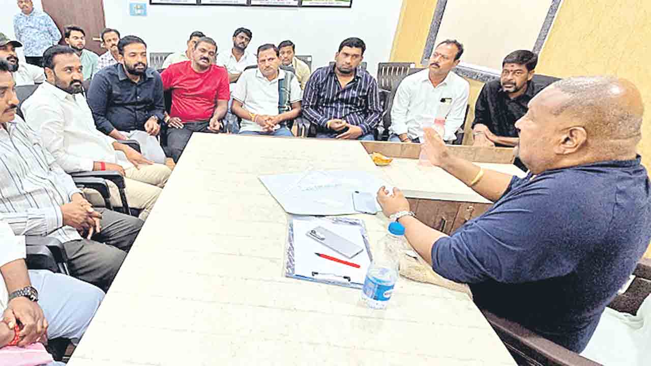 నీళ్ల కోసం రేపు మహాధర్నా