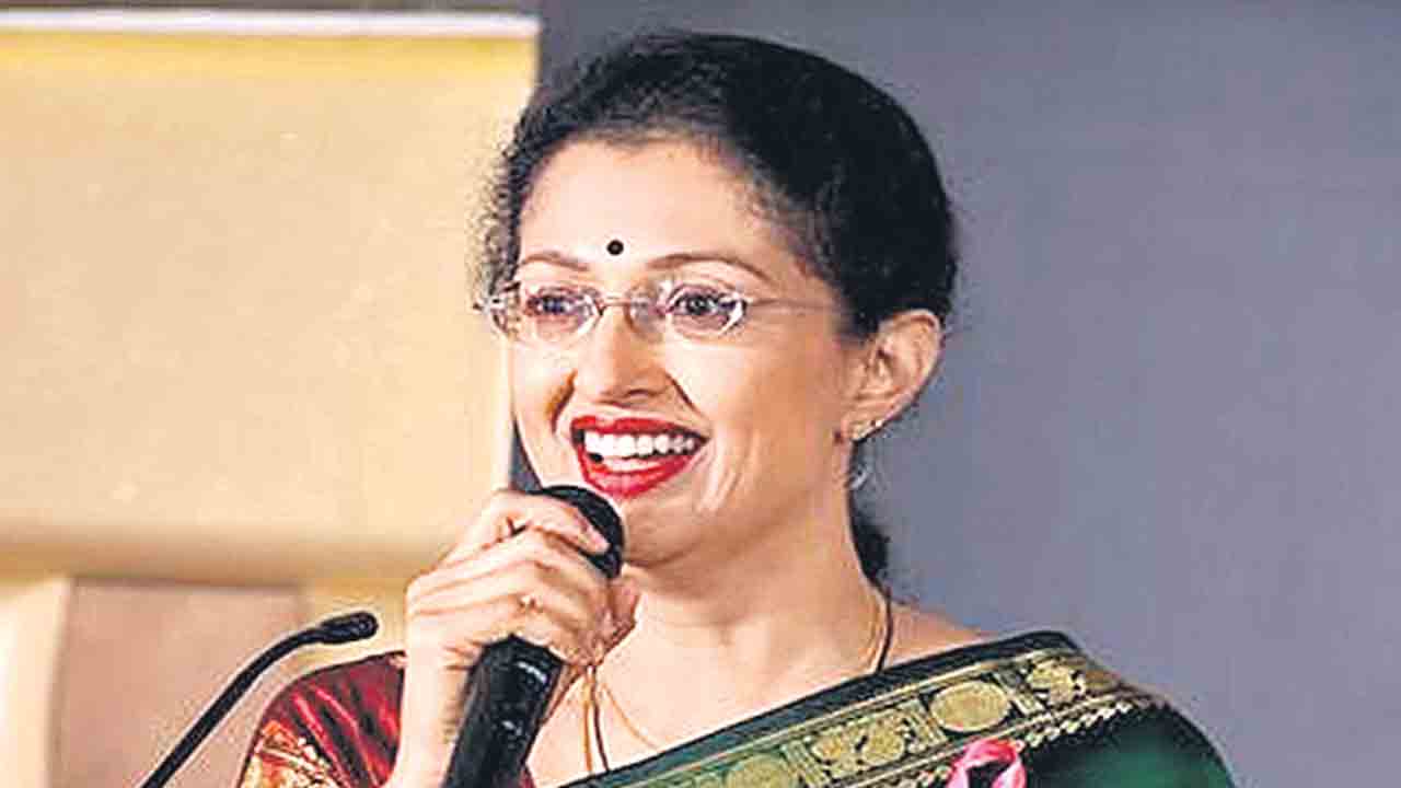 అన్నాడీఎంకేను వీడిన నటి గౌతమి