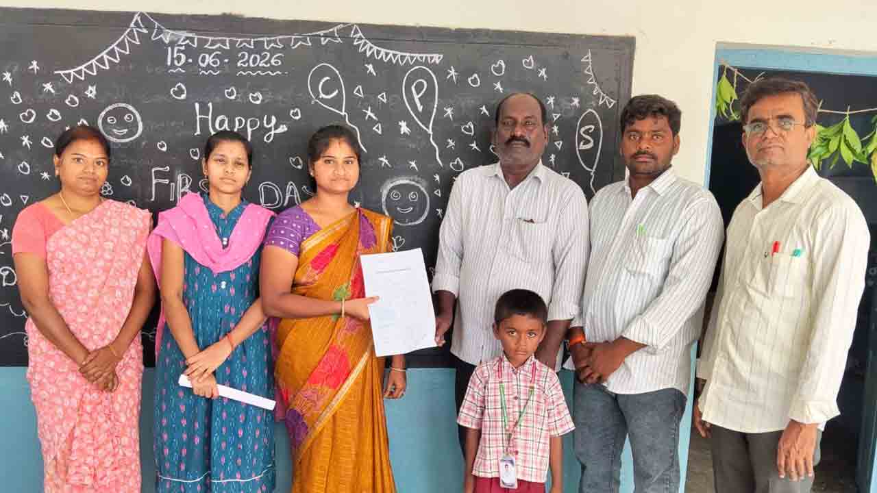 ఆదర్శంగా నిలిచిన ప్రభుత్వ ఉపాధ్యాయుడు