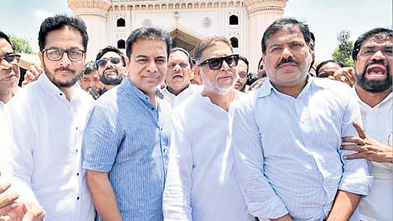 ఇరానీ చాయ్‌ తాగి.. ఉస్మానియా బిస్కెట్‌ తిని..