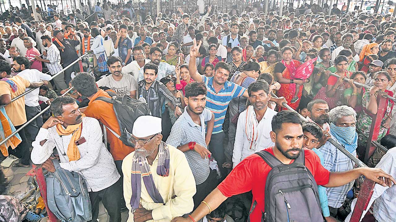 చేప మందు ప్రసాద పంపిణీ ప్రారంభం