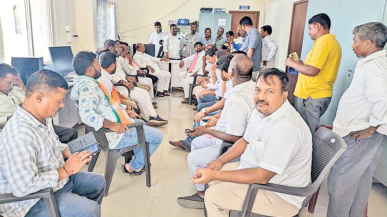 రైతుల ముందస్తు అరెస్టు