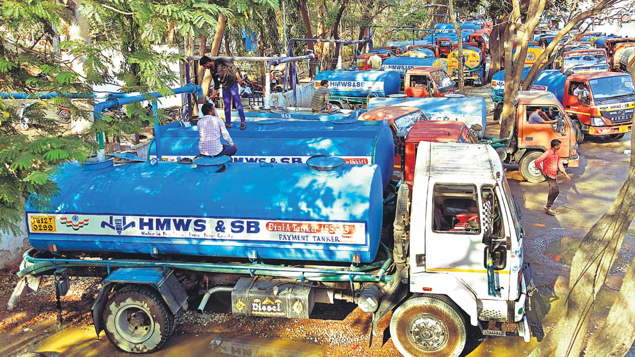 పెండింగ్‌లో 20 వేల ట్యాంకర్లు