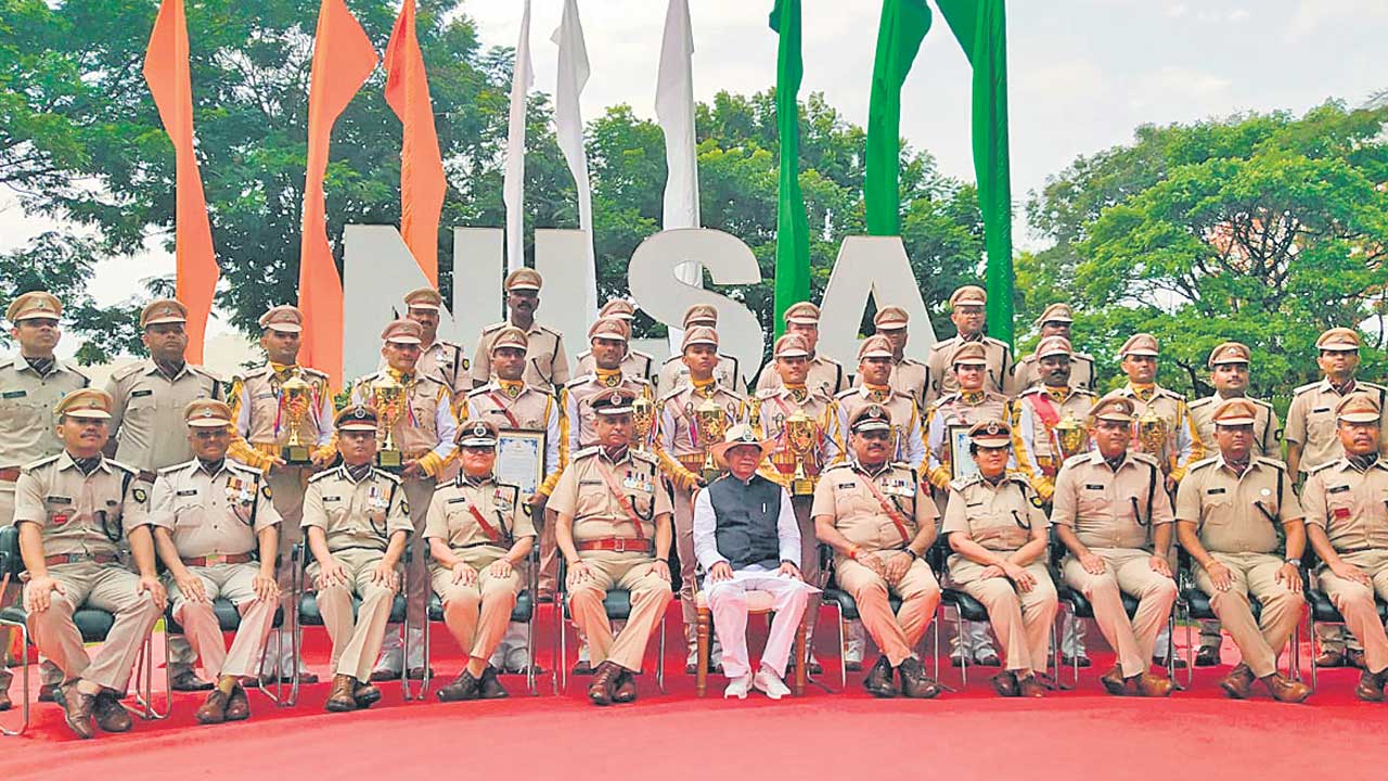సందడిగా పాసింగ్‌ అవుట్‌