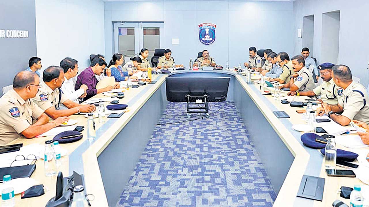నేరాల నియంత్రణే లక్ష్యం