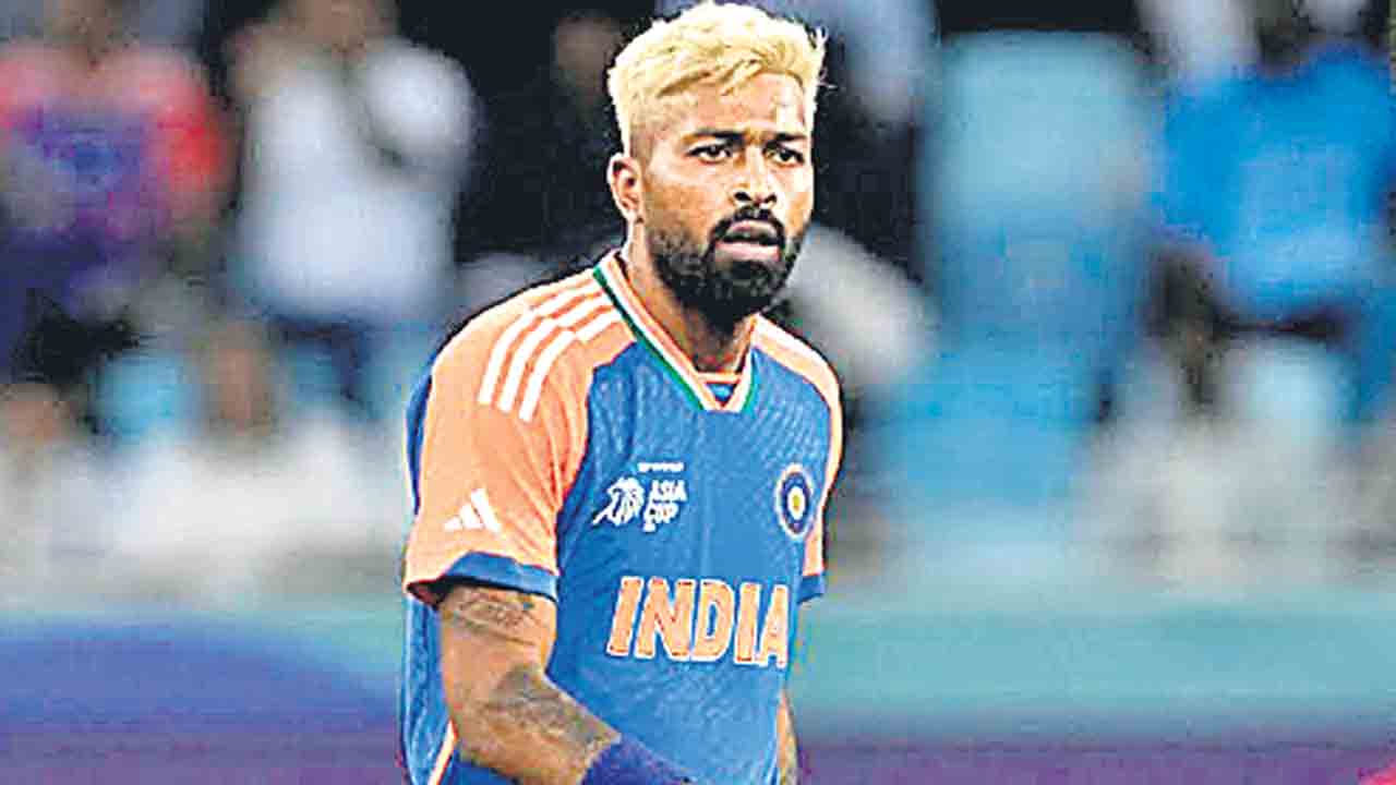 ఇంగ్లండ్‌ వన్డే సిరీస్‌కు హార్దిక్‌ దూరం.. రేపు కోహ్లికి ఫిట్‌నెస్‌ టెస్ట్‌!