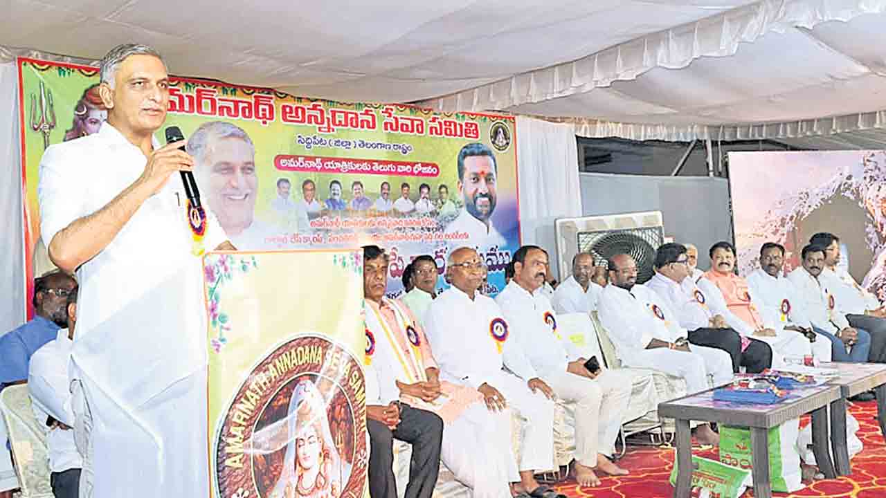 మంచుకొండల్లో అన్నదానం.. పుణ్యకార్యం