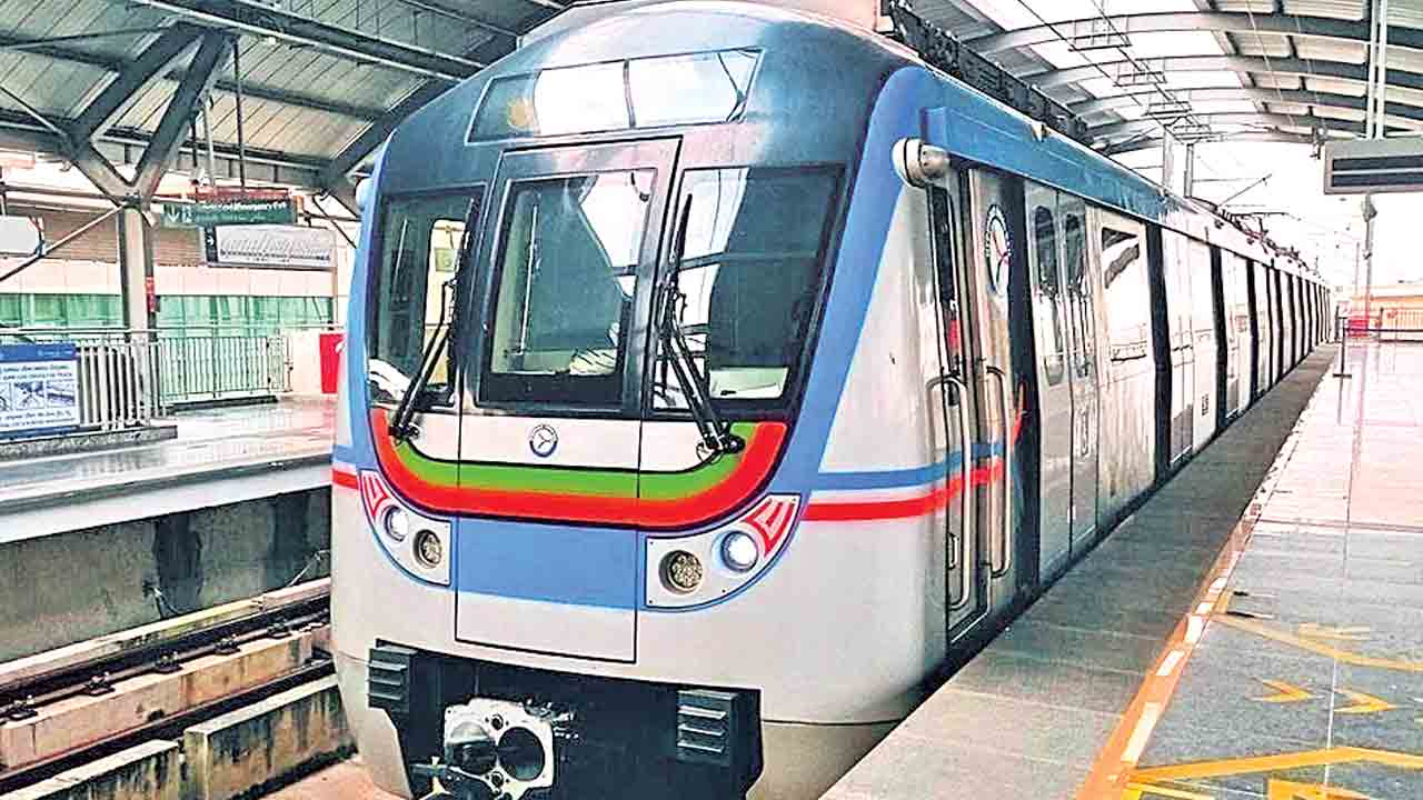 మెట్రో.. ఓవర్‌ లోడ్‌